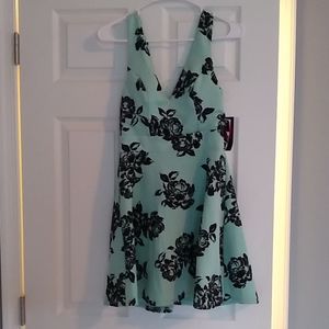 Junior dress (medium)